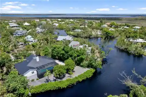 Impeccably Located Old Florida-Style Lakefront Home