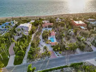 Helemakai - Gorgeous Coastal Sanctuary