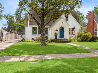 Charming and Updated Southgate Cottage