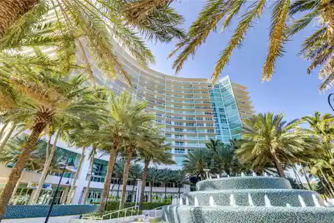 Exceptional Residence at the Plaza at Oceanside