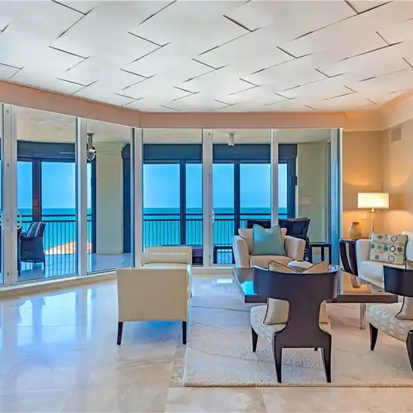 EXCEPTIONAL RESIDENCE IN AN EXCLUSIVE ENCLAVE