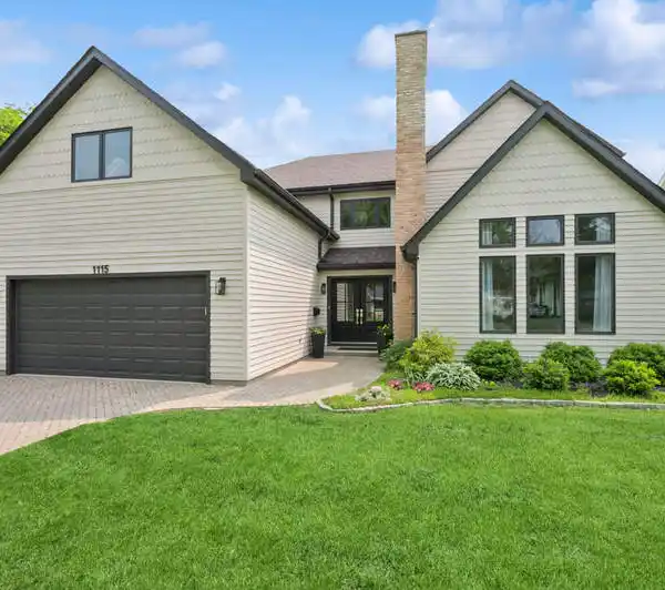 SPRAWLING HOME ON AN OVERSIZED LOT