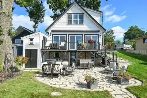 Turnkey Modern Home on Pewaukee Lakefront