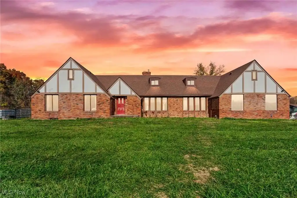 32-acre Country Oasis