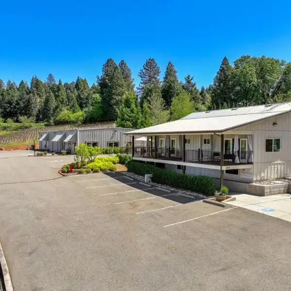 STUNNING 20-ACRE WINERY ESTATE
