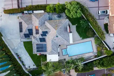 Bright and Beautiful Pool Estate