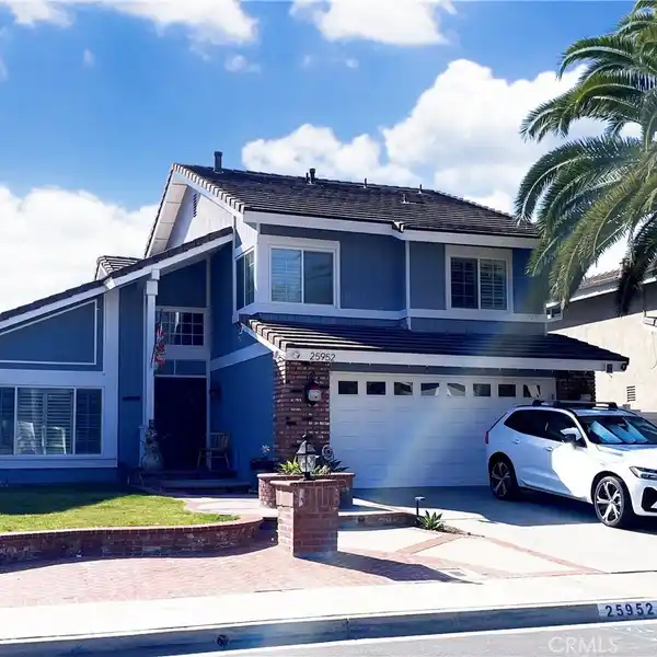 A HOME THAT TRULY HAS IT ALL