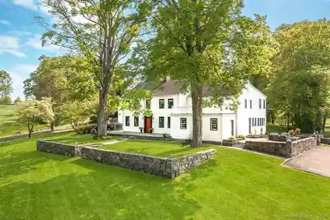 Lovely 1700s Estate for Rent