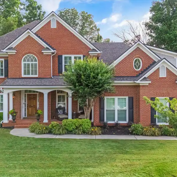 IMPRESSIVE ALL-BRICK HOME IN FARRAGUT