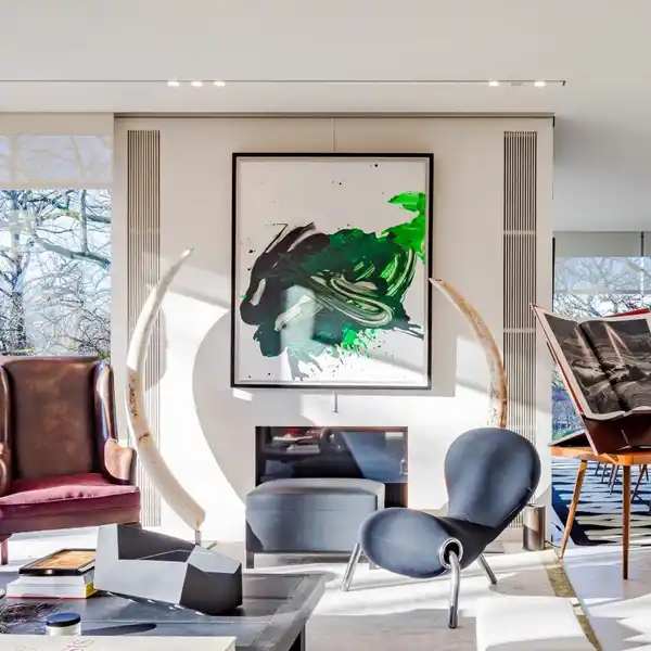 TOP-FLOOR PENTHOUSE IN THE SOUGHT-AFTER OBSERVATOIRE DISTRICT