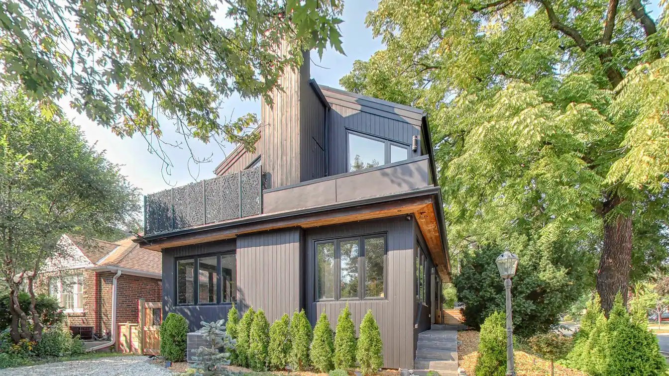 Sunlit Gem in the Heart of Sunnylea