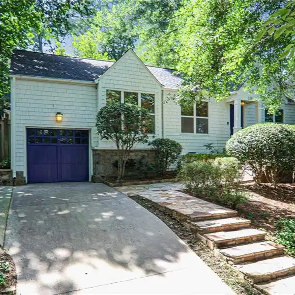 CHARMING BROOKWOOD HILLS BUNGALOW