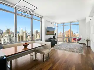 Luxury Meets Comfort on the 30th Floor