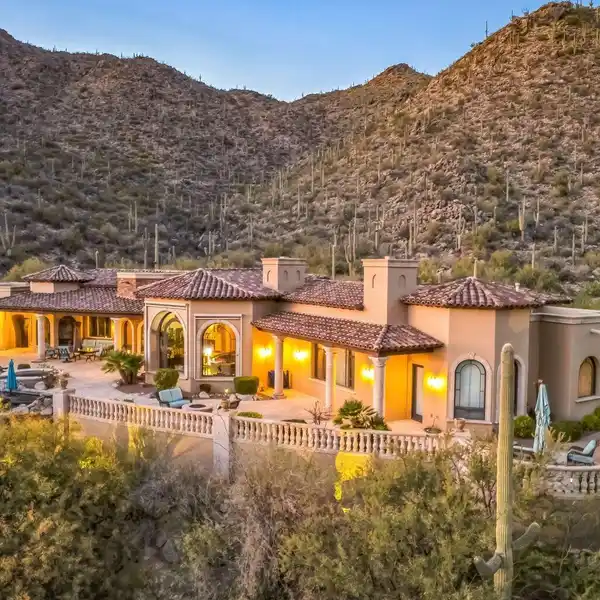 HIGH-LEVEL LUXURY IN CANYON PASS AT DOVE MOUNTAIN