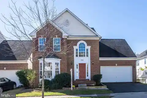 Move-In Ready Home in Quince Orchard Park