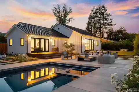 Show-Stopping Modern Transformation
