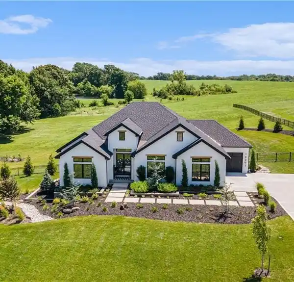 LUXURIOUS CUSTOM HOME ON 3.62 BEAUTIFUL ACRES