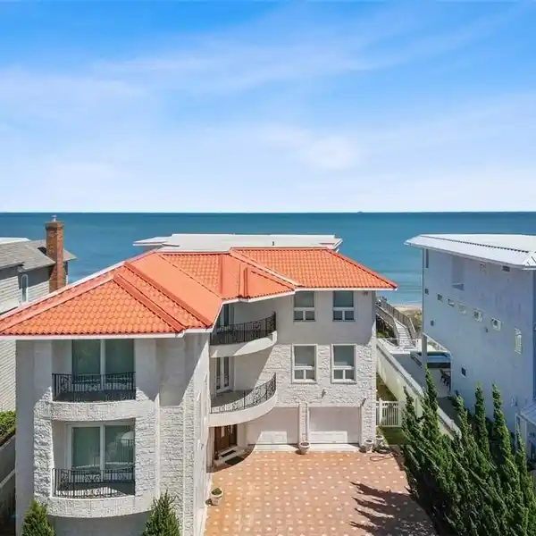 OCEANFRONT LIVING ON CROATAN BEACH