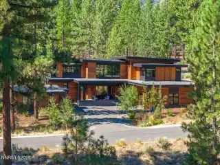 Mountain Modern Retreat in Clear Creek Tahoe