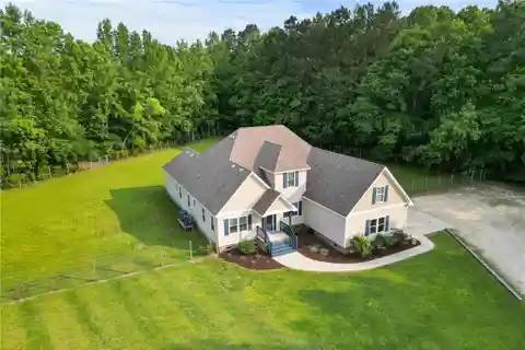 Custom Stunner on over Ten Acres
