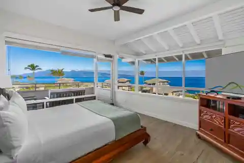 Remodeled Villa with Spectacular Ocean Views