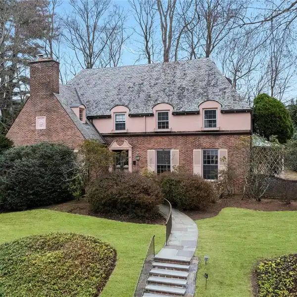 EXQUISITE COLONIAL IN FOX MEADOW