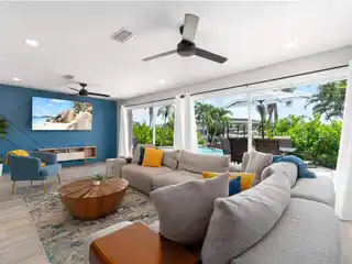 Beautifully Renovated Gulf-Access Home