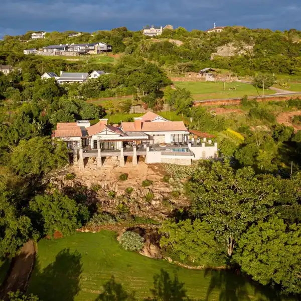 DESIGNER ESTATE HOME WITH FULL OFF-GRID POWER