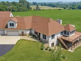 Unbelievable Home with a One-of-a-kind Setting