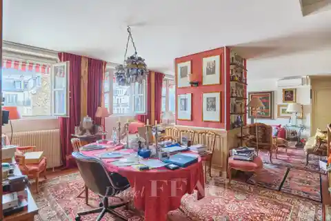 Bright and Peaceful Top Floor Apartment