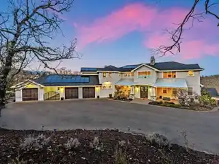 Versatile Custom Home Minutes Outside Historic Jacksonville