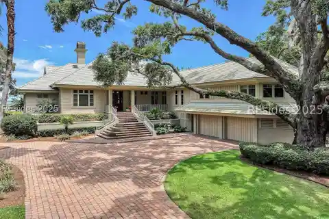 Lowcountry Charm with Impeccable Quality