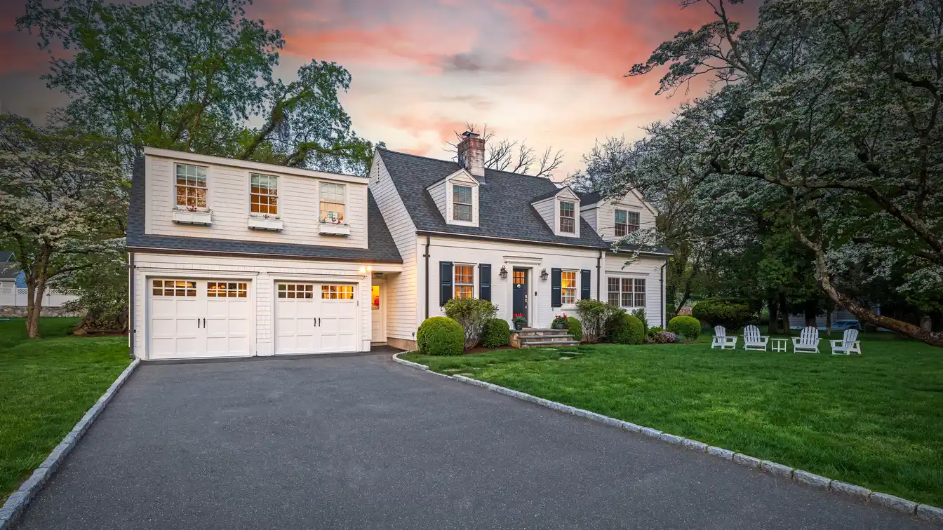 Charming Completely Turnkey Cape