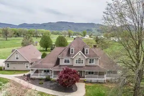 Special Sequatchie Valley Estate