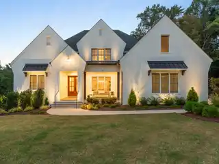 Tranquil Luxury Home at the Hamptons Summit