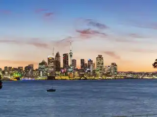 Incredible Waterfront Apartment with Panoramic City Views