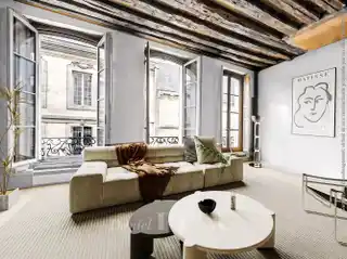 Spacious Classic Apartment