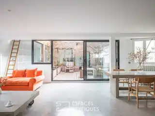 Redesigned Loft in a Former Warehouse