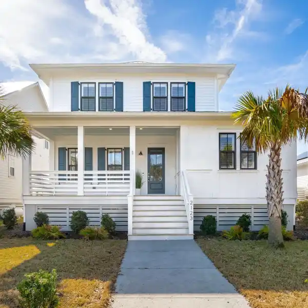 RARE HOME IN PRESTIGIOUS KIAWAH RIVER COMMUNITY