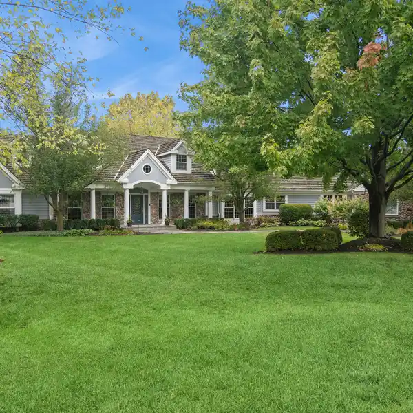 MASTERPIECE WITH POND VIEWS AND RESORT AMENITIES