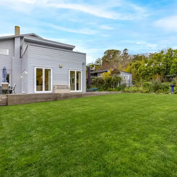 FAMILY HAVEN ON NATURE RESERVE