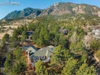 HERMOSA PROPIEDAD ARBOLADA JUNTO AL CLUB DE GOLF BROADMOOR SOUTH