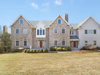 Impressive Colonial on 5.8 Acres