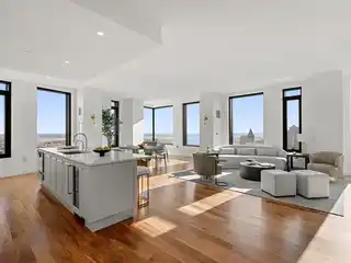 Corner Penthouse Overlooking the Greenway