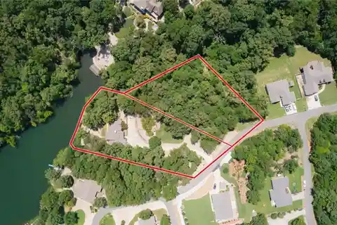 Park-Like Secluded Lake-Front Living