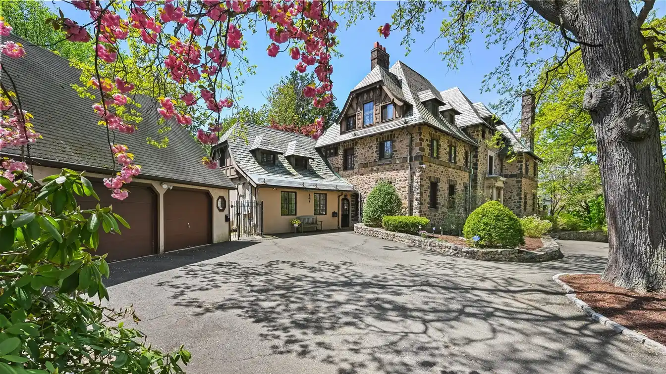 Stunning Tudor Mansion in a Prestigious Neighborhood