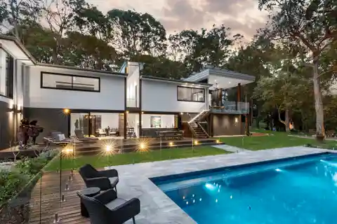 Architect-Designed Residence on Estate-Like Grounds