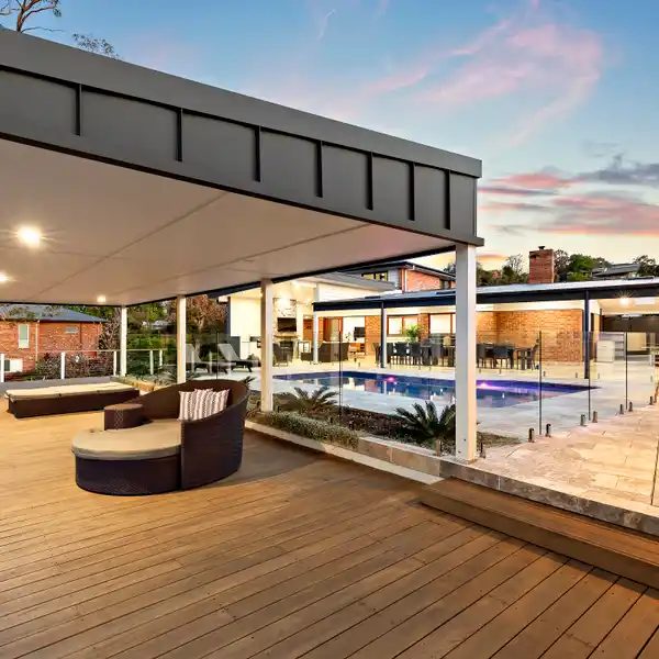 EXTRAORDINARY ACREAGE ESTATE