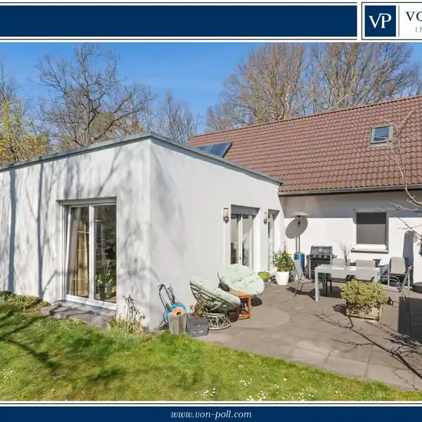 LOVELY HOME ON CORNER PROPERTY
