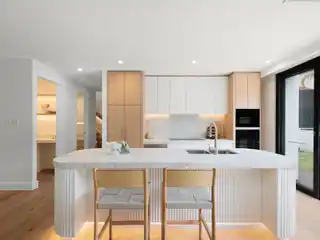 Contemporary Masterpiece with Zen-Like Serenity